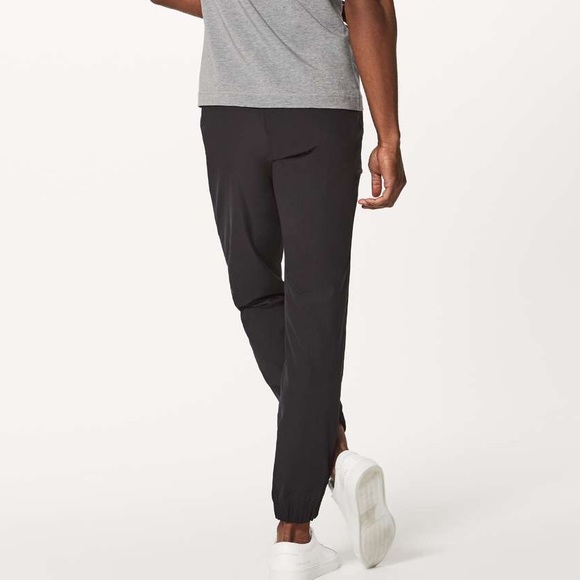 LULULEMON Warpcity Warpstreme Zip Pocket Jogger Pants in Black - Picture 2 of 12